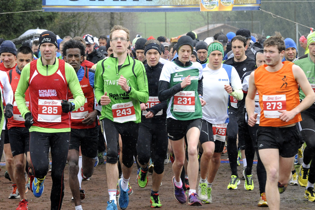 Michael Digel wird Gesamtdritter beim Öpfinger Osterlauf (Foto: Rolf Bayha)